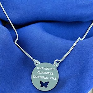 Colar Medalha Borboleta – Das Minhas Cicatrizes Nasceram Asas | Banhado na Prata 925