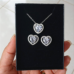 Conjunto Colar e Brinco Coração Cravejado