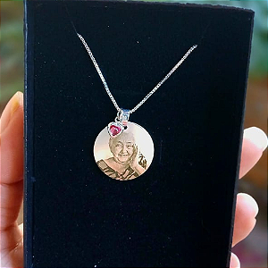 Colar Personalizado com Foto na Medalha M (2x2cm) – Uma Lembrança para Sempre