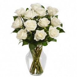 Jarro de rosas brancas