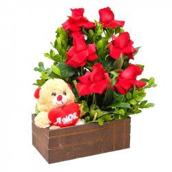 Caixa Amor Perfeito com 6 rosas importadas e ursinho