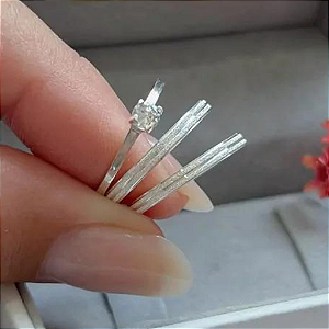 Par de alianças Tess 2mm de namoro + anel solitário Classic prata 950