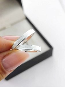 Par de alianças Aimee 4mm de namoro + anel solitário Classic prata 950