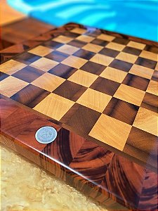 96 - Tabuleiro de xadrez em madeira maciça nobre (end grain)