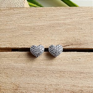 Brinco de Ouro Branco Coração Cravejado de Zircônias