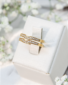 Par de Aparadores de Ouro 18K Côncavo Cravejado Zircônias