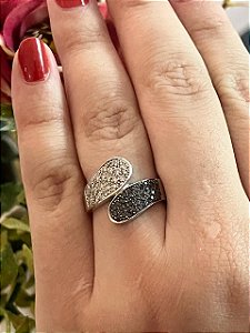 Anel Ouro Branco 18k com 50 Diamantes Brancos e Negros