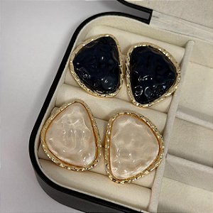 Brinco Orgânico Resinado - Banho de Ouro