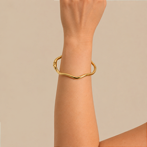 Bracelete Minimalista Curvado - Banho de Ouro