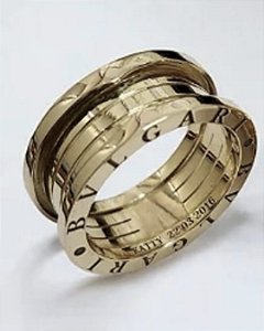 1 Aliança modelo tipo Bvlgari em Ouro Amarelo 18k.