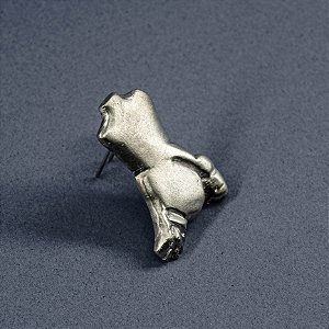 broche mulher de costas