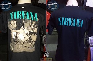 Nirvana Envelhecida  Fotografia Histórica "Kurt Se Jogando na Bateria hehehe"