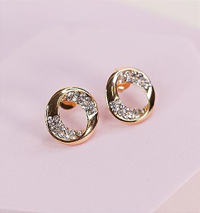 Brinco GRETA folheada circular com zirconia cravejadas