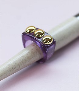 Anel AMANDA acetato acrilico roxo 3 esferas