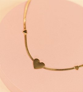 Choker JULIA fita Folheada A Ouro com coraÇão