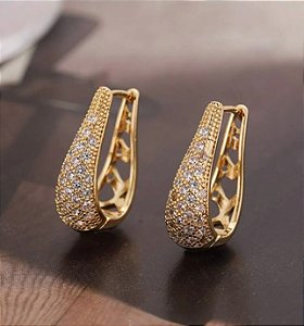 Argola LORE cravejado zirconia banhada a ouro