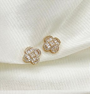 Brinco CRISTAL 4folhas cravejada com zirconia navete folheada a ouro
