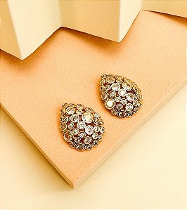 Brinco LISA gota vazado cravejada com zirconia circular folheada a ouro