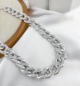 Choker IANA elo grumet cravejada folheada a prata