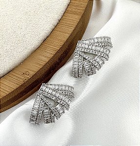 Brinco DIARA ear hook com pedraria cristal navete folheada a prata