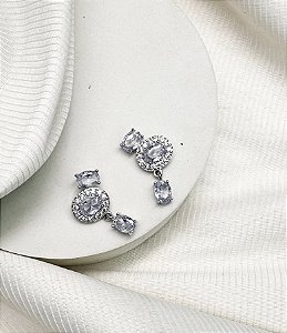 Brinco LIZZIE triplo formato com zirconia folheada a prata