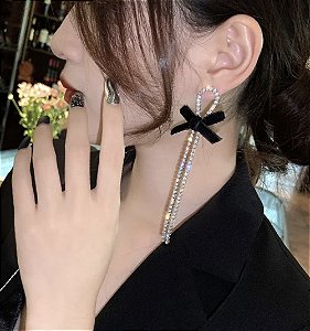 Brinco BABY laço preto com strass