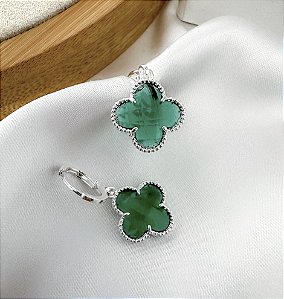 Brinco DAVINA pingente trevo folheado a prata zirconia VERDE