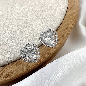 Brinco ANAHI mini coração zirconia pedra cristal folheado a prata