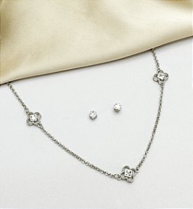 Conjunto JADE colar e brinco trevo cravejado zirconia folheado a prata