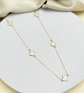 Colar Longuinho AYLA trevo madre pérola e dourado folheada a ouro