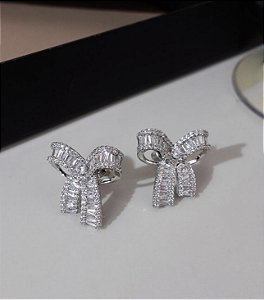 Brinco TAVILA laço zirconia em navete