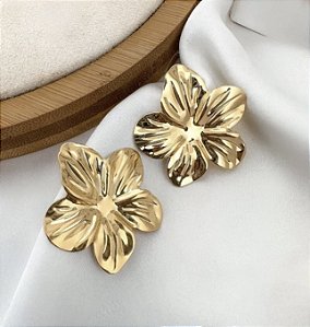 Brinco TAVORA flor 5 pétalas folheada a ouro