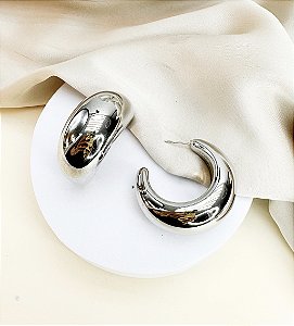 Argola ISABELA bijoux tubo meia lua prateada M