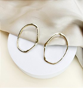Brinco IARA oval organico folheada a ouro