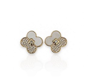 Brinco ROMANA trevo cravejado com micro zirconia e madre perola