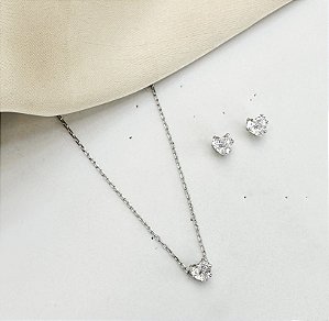 Conjunto VIRNA colar com pingente coração ponto de luz  folheada a prata