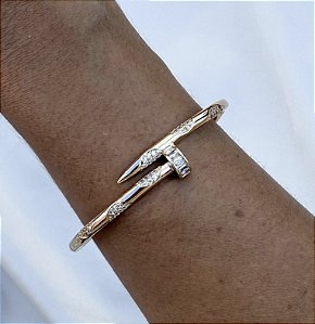 Bracelete AKILA prego cravejada com microzirconia folheada a ouro