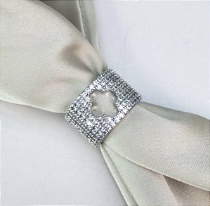 Anel DADIVA trevo cravejada com microzirconias folheado a prata