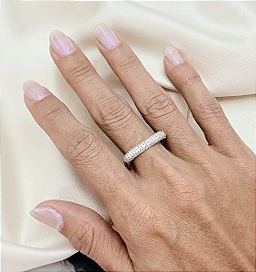 Anel ORLA quadrado cravejado em zirconia folheada a prata