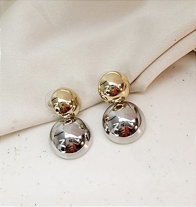 Brinco ELEVEN esfera dupla folheada a ouro