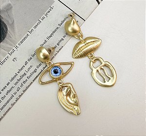 Brinco GUNGA charms fosco folheada a ouro