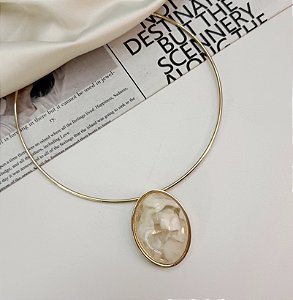 Colar aro JERI pingente pedra bege folheada a ouro