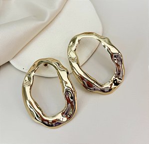 Max brinco GIL martelado vazado folheado a ouro