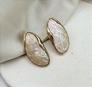 Brinco LODS organico madre perola folheado a ouro