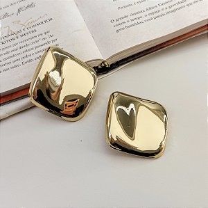 Brinco MIRA boton geometrico folheado a ouro