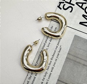 Argola VANU tubo organico dourada M