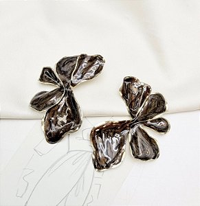 Brinco CIANEL meia flor colors MARROM folheada a ouro