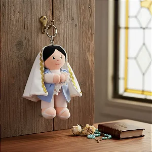 Chaveiro Católico Bordado de Pelúcia Maria de Nazaré - Zip