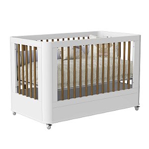 Berço que vira Mini Cama - Boom Wheels 2 em 1 com Rodízios - Branco / madeira
