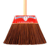 Vassoura Piaçava Cleaner Cabo de Madeira